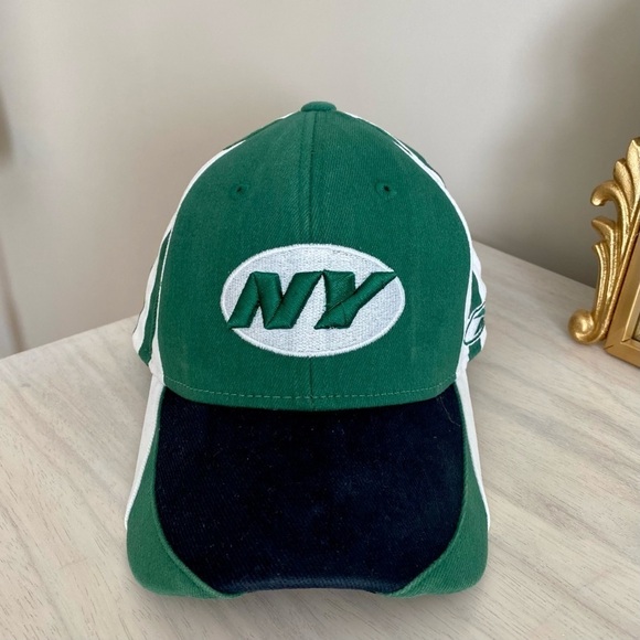 Vintage Y2K NY OSFA NFL Reeboksports dad hat cap trucker whitegreen black